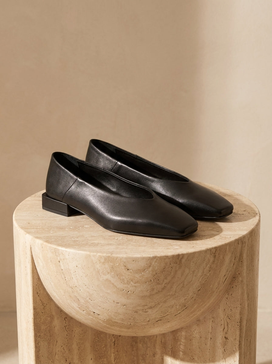 DONIA BLACK