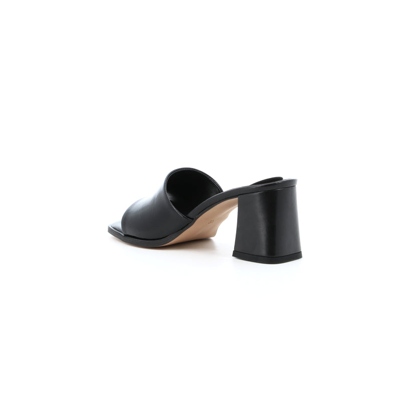 SCARPINA NOIR VERNI - MULE