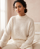 Pull paillettes Solveig écru, porté, intérieur rose poudré